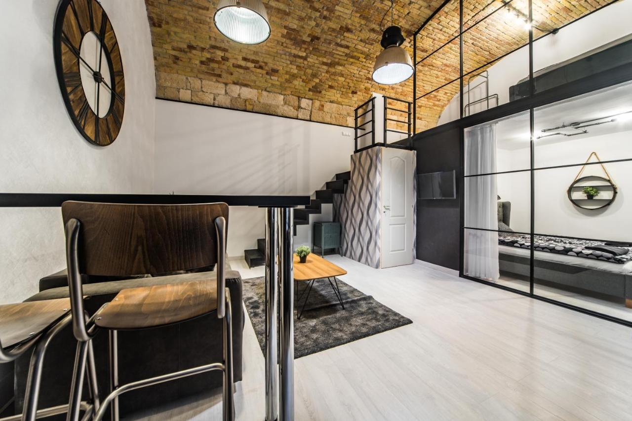 Spacious Loft In The Heart Of Downtown Будапеща Екстериор снимка